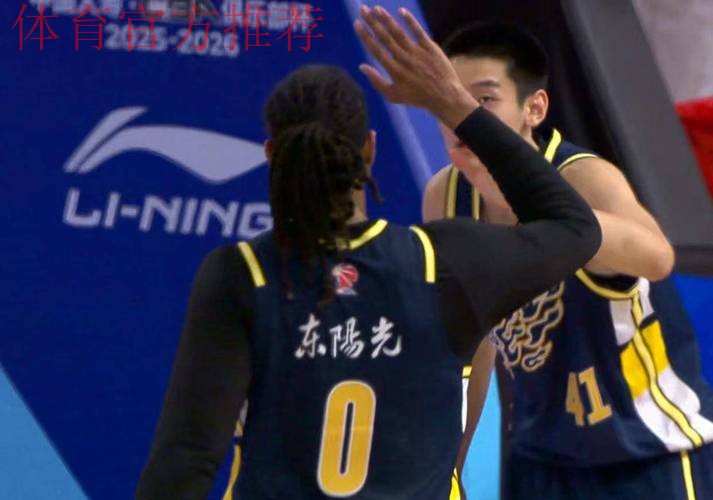 广东3外适配度太高!奎因萨姆纳轮番轰炸,萨林杰态度回暖顶内线 广东3外适配度太高!奎因萨姆纳轮番轰炸,萨林杰态度回暖顶内线